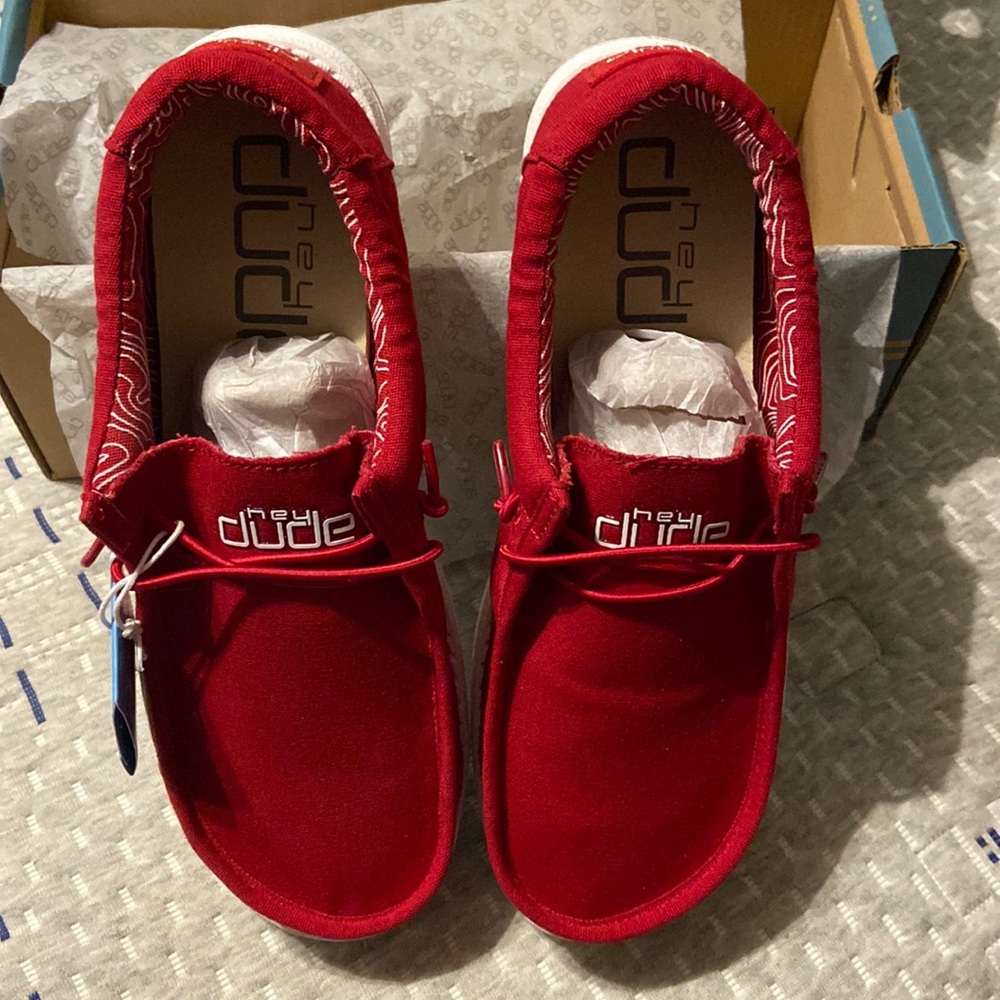 NWT Never been worn Hey Dudes
